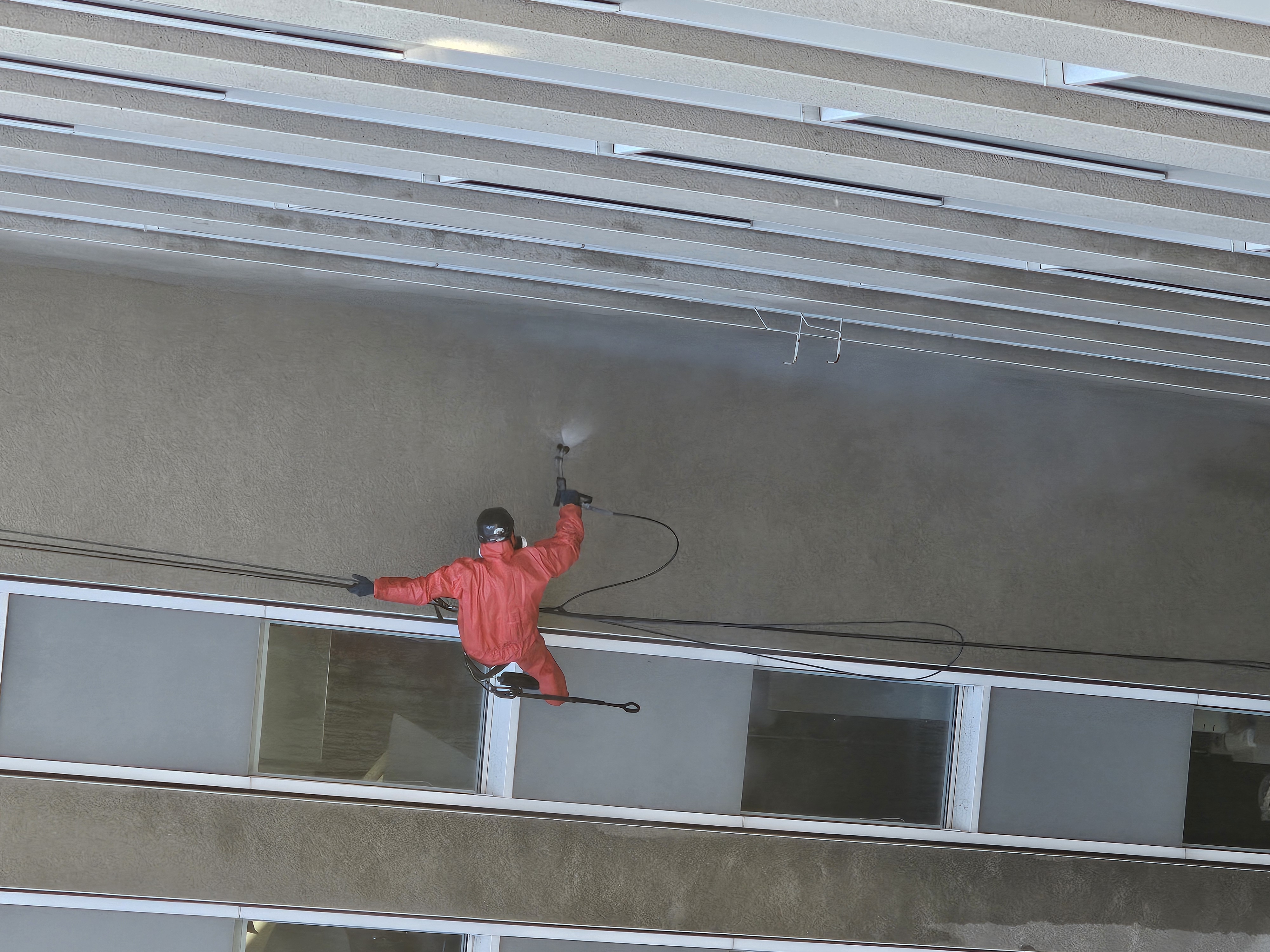 Industriekletterer Fassadenreinigung Housewashcompany GmbH 1 Industriekletterer Housewashcompany GmbH 1